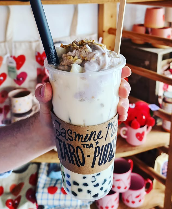 The classic Jasmine Green Milk Tea and our creamy Taro Pudding are a match made in heaven. Plus, who can resist the mini mochi on top? Vendor: Sweet Dreams Teashop
